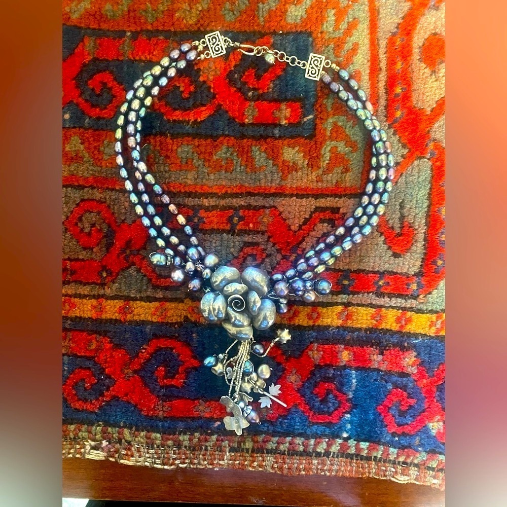 Stunning Tahitian pearls with sterling silver necklace